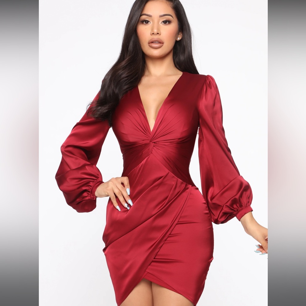 Fashion Nova Satin Burgundy Long Sleeve Dress 🍒🍷🍒
